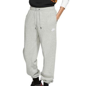 Nike Sweatpants - Sportswear Essential Jogger - LIKE NEW
